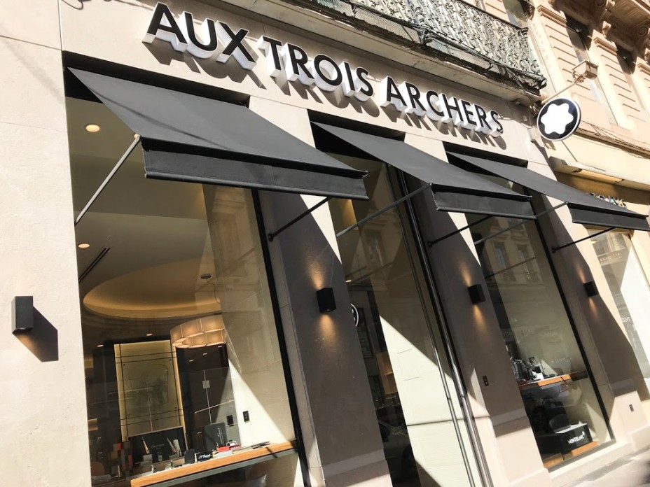 La devanture de boutique de luxe des Trois Archers, située 90 rue Edouard Herriot.