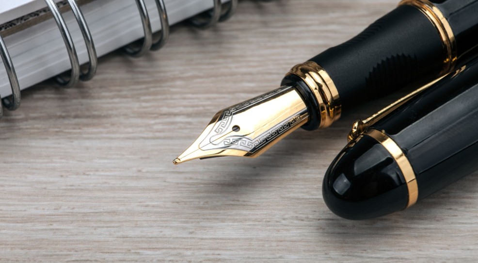 Comment choisir la bonne plume pour votre stylo plume ? - Aux Trois Archers