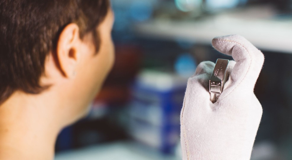 Comment entretenir son briquet S.T Dupont ? - Aux Trois Archers